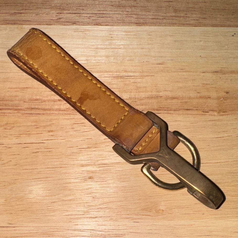 Louis Vuitton purse loop luggage strap